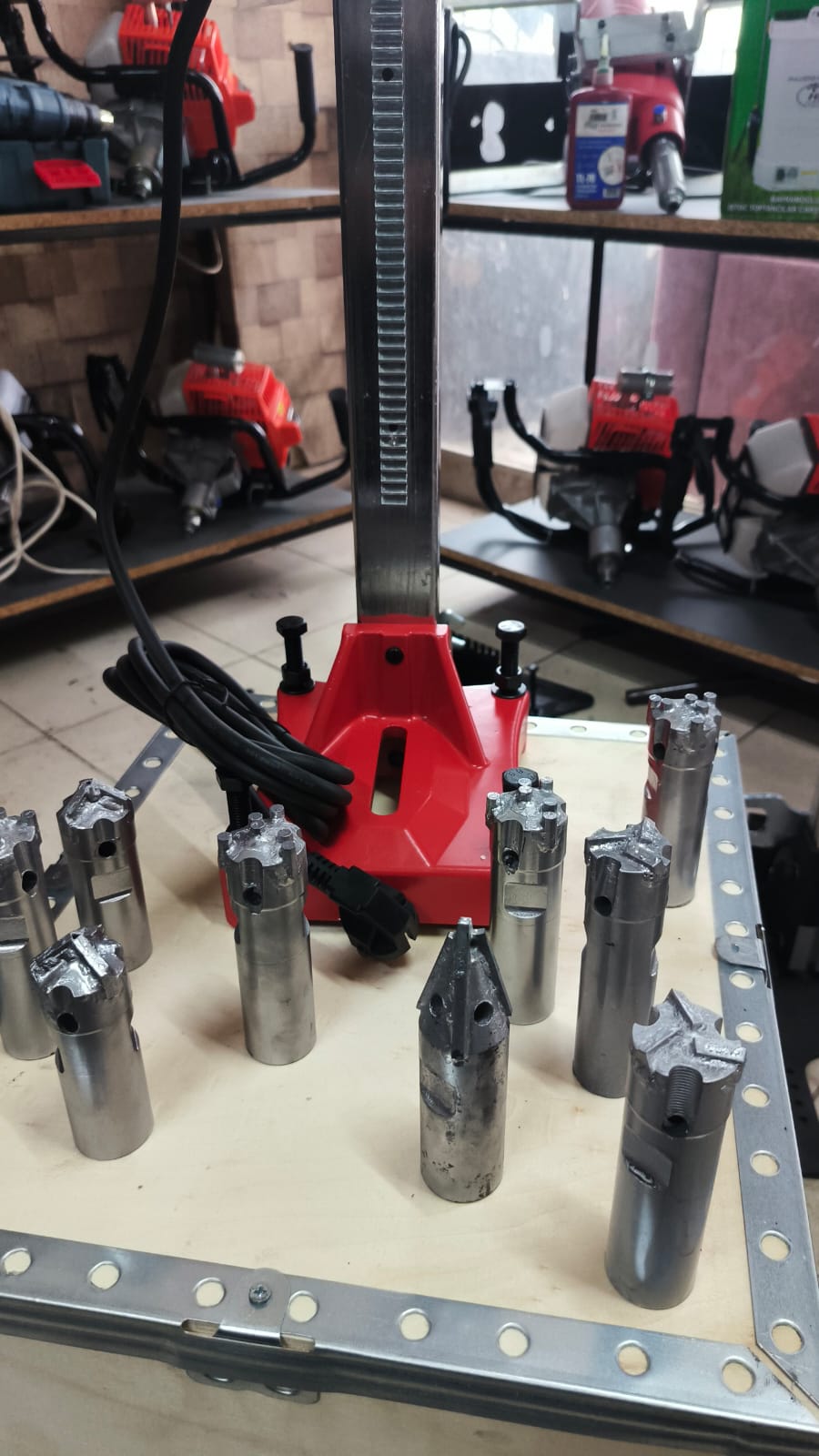 ELEKTRİKLİ SEHPALI SONDAJ VE KAROT MAKİNASI 3850 WT